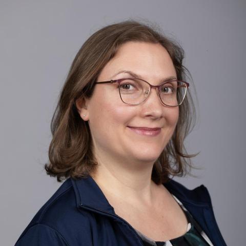 Kelly Stevens headshot